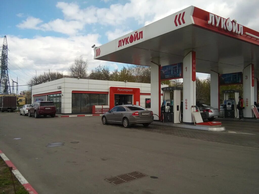 Азс лукойл в москве. Заправки лукойл в москве. Новая азс лукойл москва. Азс лукойл касса. Азс лукойл в москве.