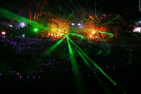 Raving dj