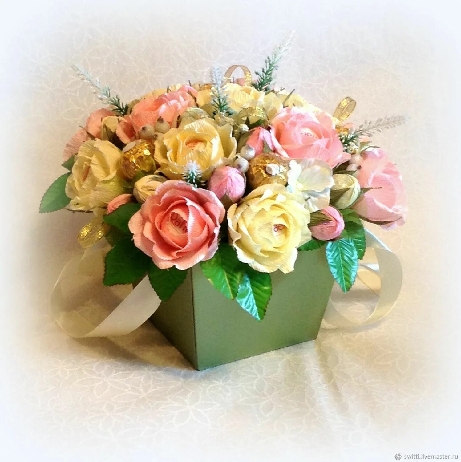 сладкий букет. букет из конфет в коробке. оригинальные букеты из конфет. композиция с цветами и конфетами. цветы из конфет.