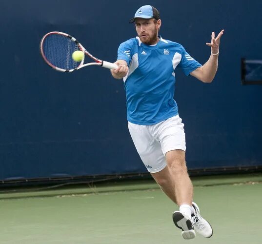 College tennis. МАККЕННА Джонс теннис. Теннис Джонс г. Женг м.. Грант Ван дер Хейден теннисист. Грег Джонс борец.