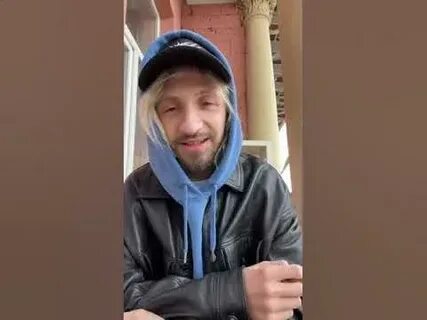 Женя пошел в магазин