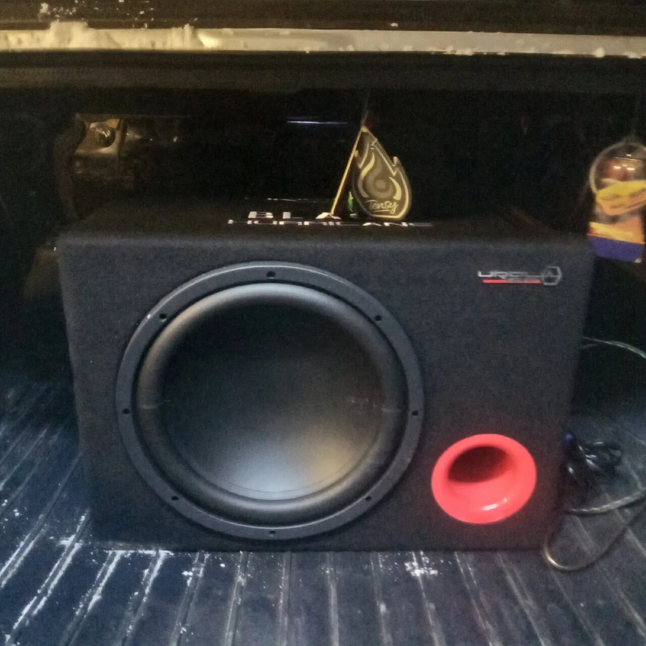 A black hurricane. Блэк саба. Сабвуфер ural black hurricane. Сабвуфер svs pb-4000. Black hawk -1500w.