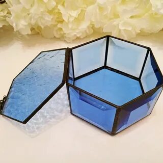 Стеклянная шкатулка