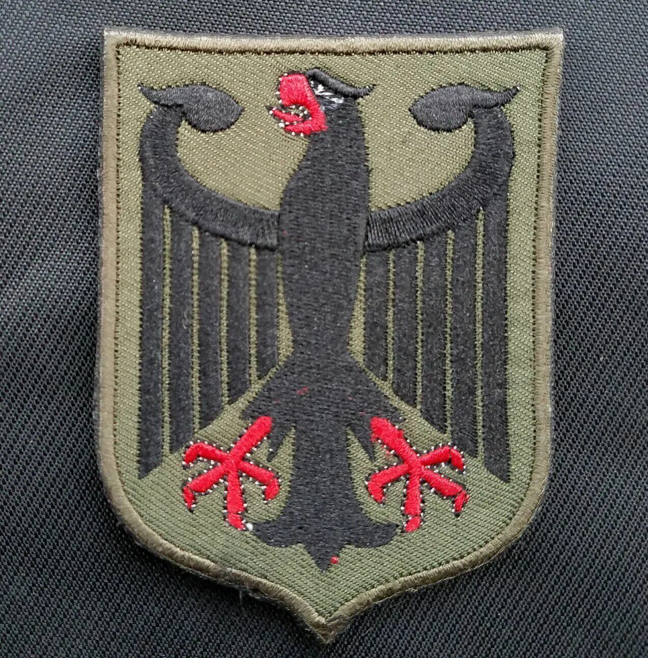 Шеврон фрг. Шеврон ksk. Немецкие нашивки. Шевроны бундесвера. Флаг фрг шеврон.