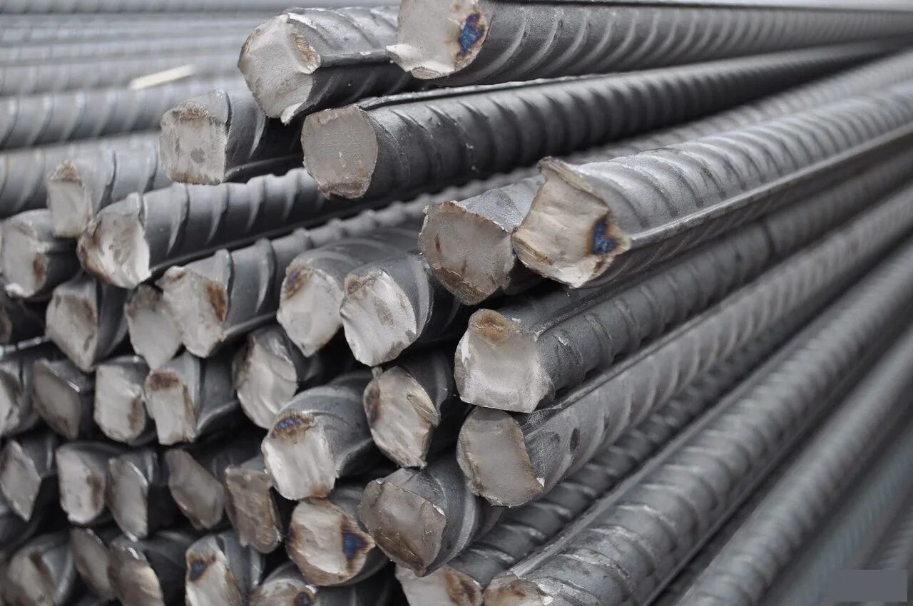 Арматура рифленая а500с. Арматура сталь. Арматура сталь. A500c арматура. Арматура 10 мм.