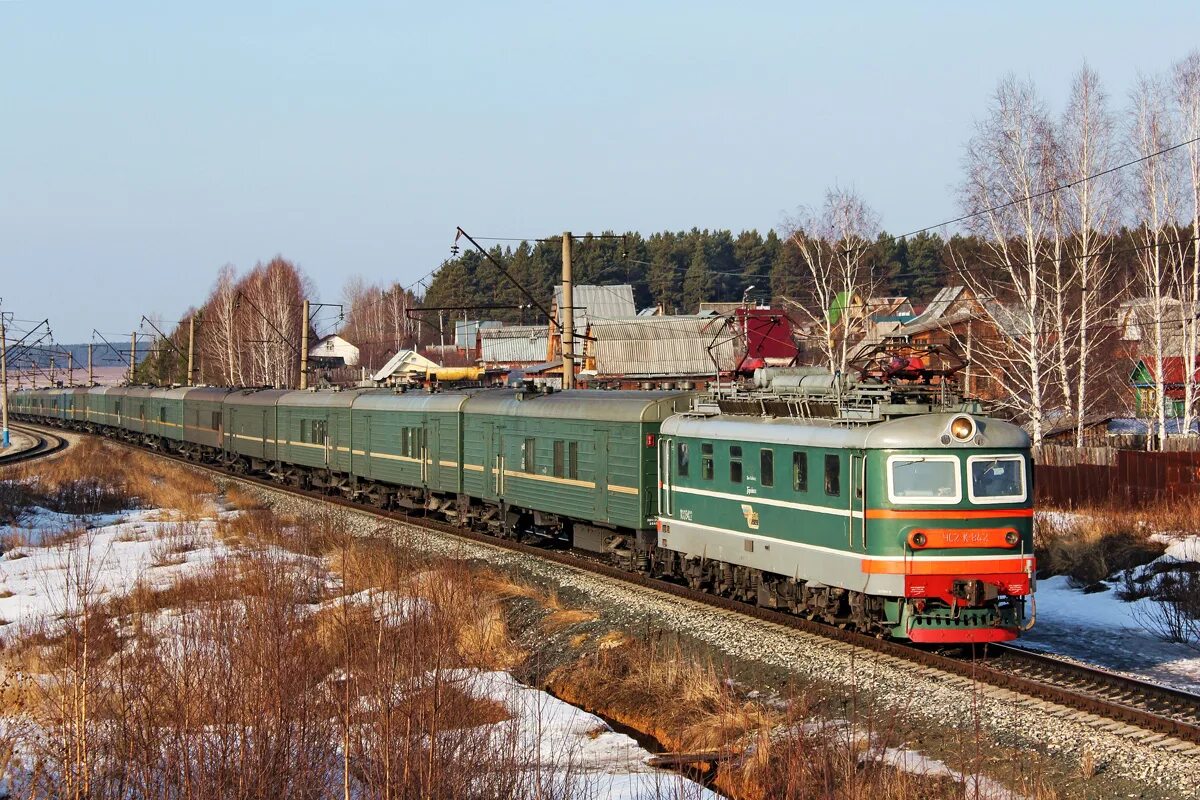 Зеленые железные дороги. Чс2 Барабинск. Зеленый поезд. Зеленый Железнодорожный. Зеленые поезда в России.
