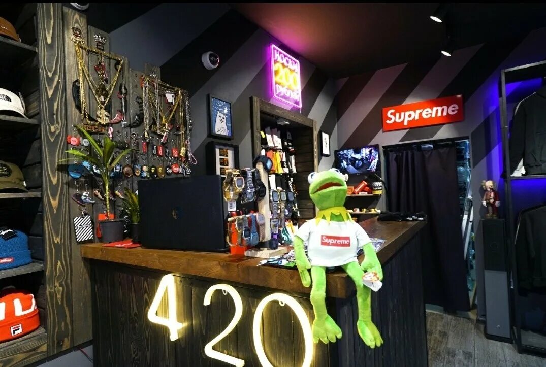 Магазин 4 20 shop в москве. 4 20 shop савеловская. 4 20 shop севастополь. 4 20 shop нижний новгород. Магазин 4 20 ростов-на-дону.