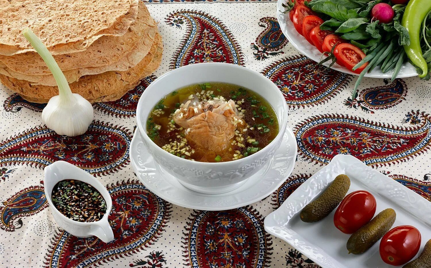 Суп хаш армянский рецепт классический. Азербайджанская кухня хаш. армянский суп хаш. армянская кухня хаш. хаш суп азербайджанский.