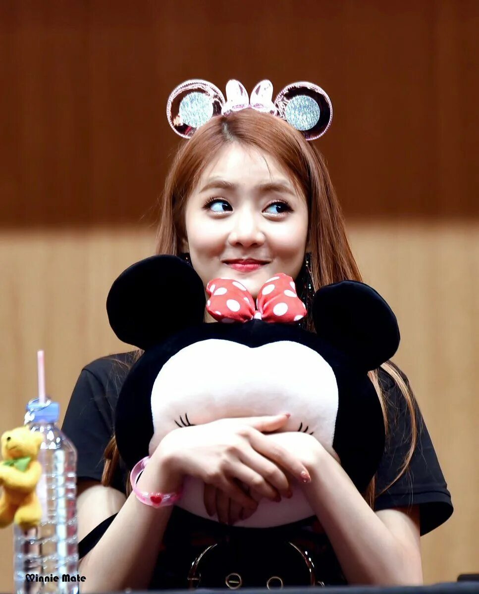 Сколько лет минни из джи айдл. G idol минни. minnie g -idle. минни из g i-dle. minnie from gidle.