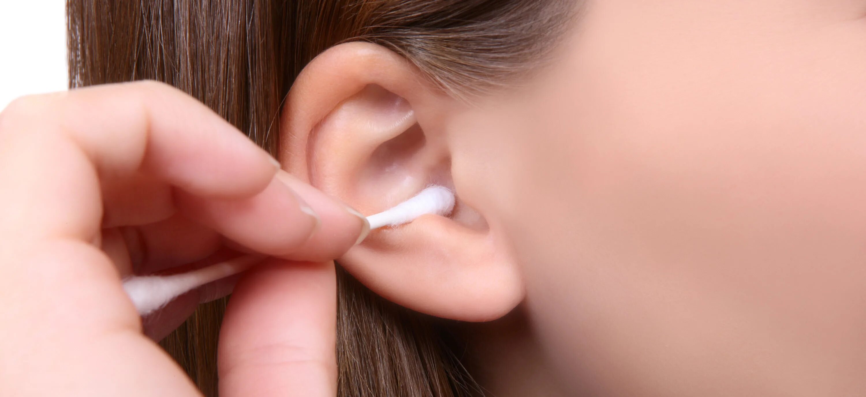 Уiная пробка. Ear wax. Ear wax. Ear wax. Чистка ушей ватными палочками.