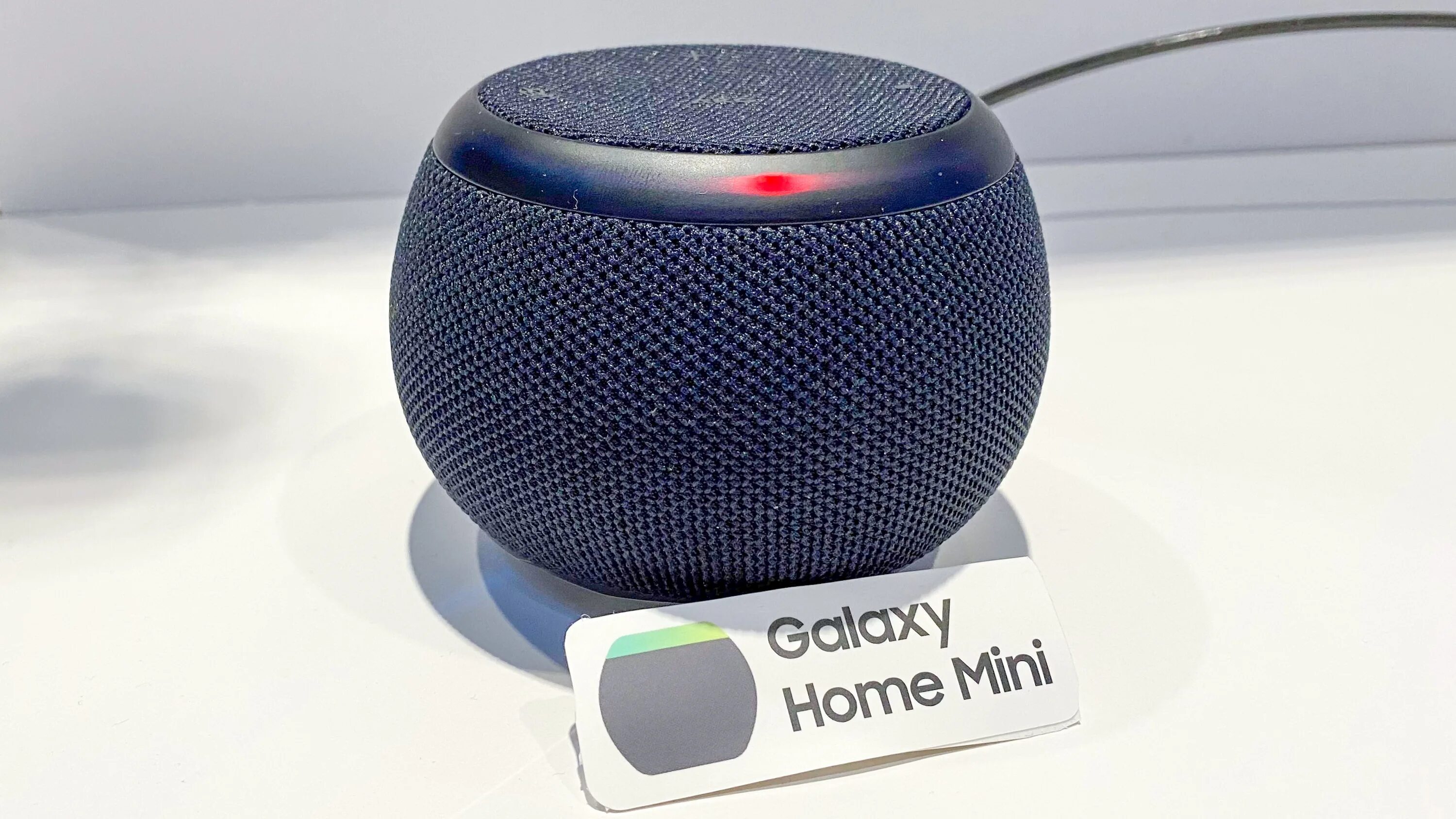 Samsung Galaxy Home Mini. Умная колонка самсунг галакси хоум. Мини колонка самсунг. Портативная акустика Samsung asp600.