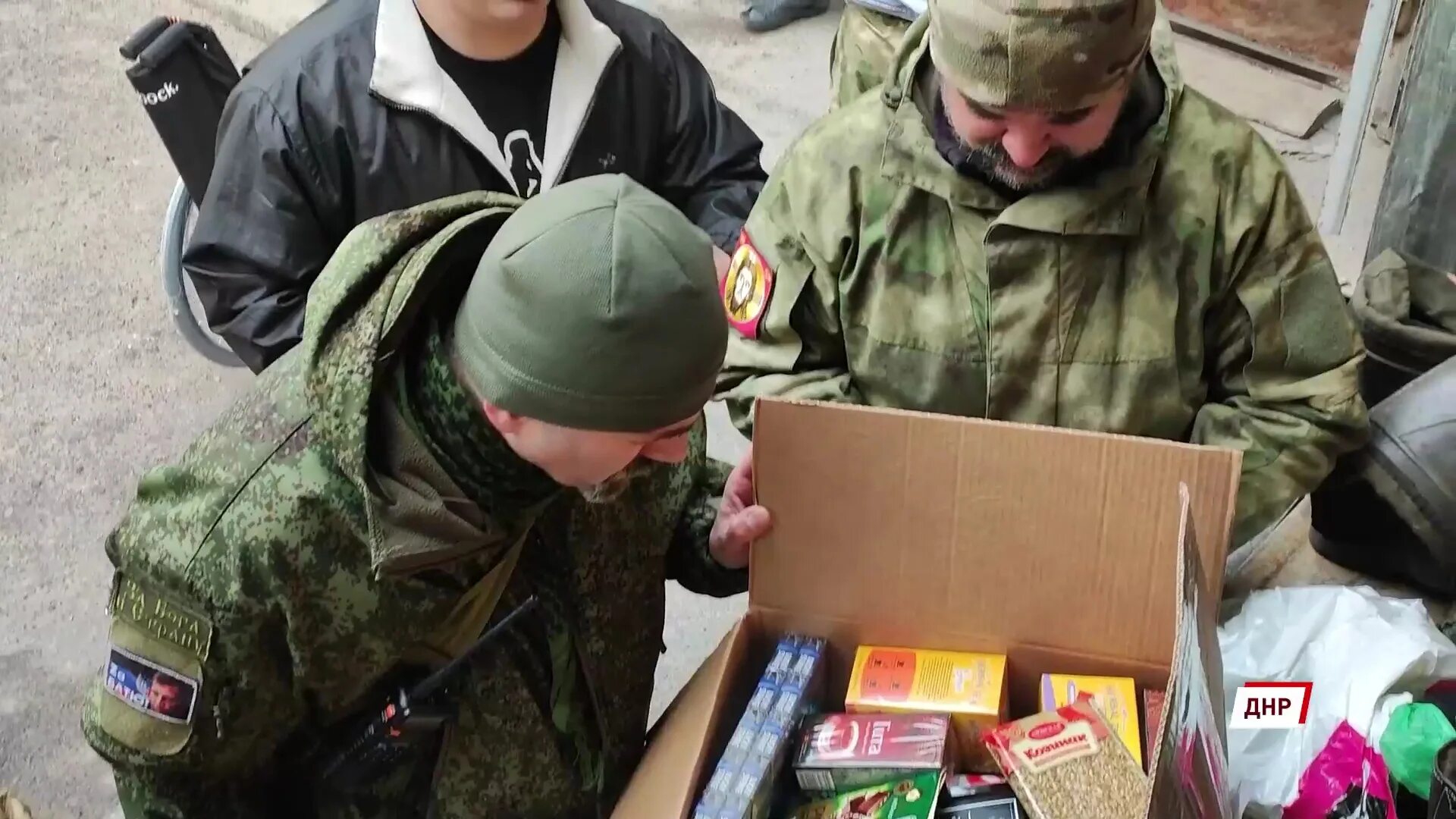 Приравняли к участникам сво. Солдаты ДНР. Участники специальной военной операции. Сво военнослужащие участники. Волонтеры ДНР.