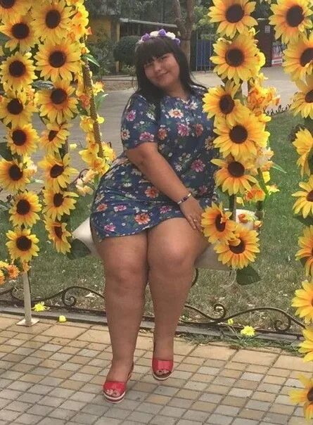 диляра ларина, plus-size-модель. крупные бедра. чубби легс. большие бедра. модель ioana chira plus size.