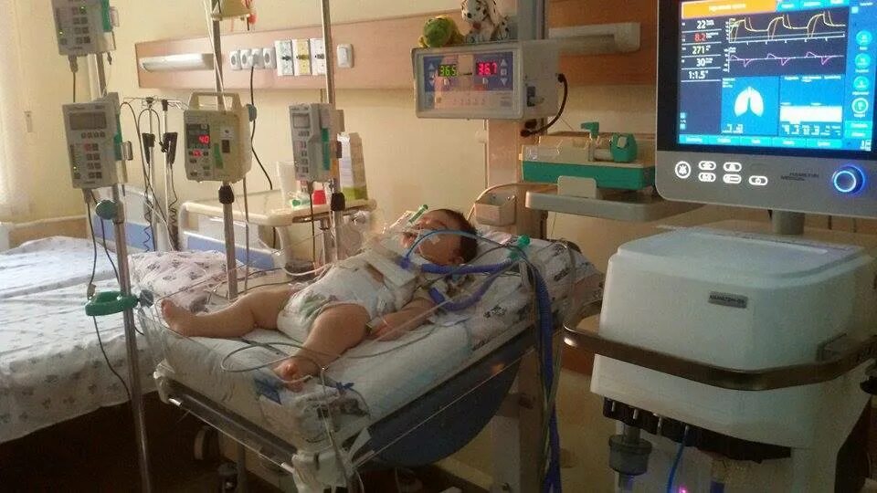 Что значит стабильно операцию. Стабильное состояние в реанимации. тяжёлое состояние в реанимации это. стабильно тяжелое состояние. стабильное тяжелое состояние в реанимации это.