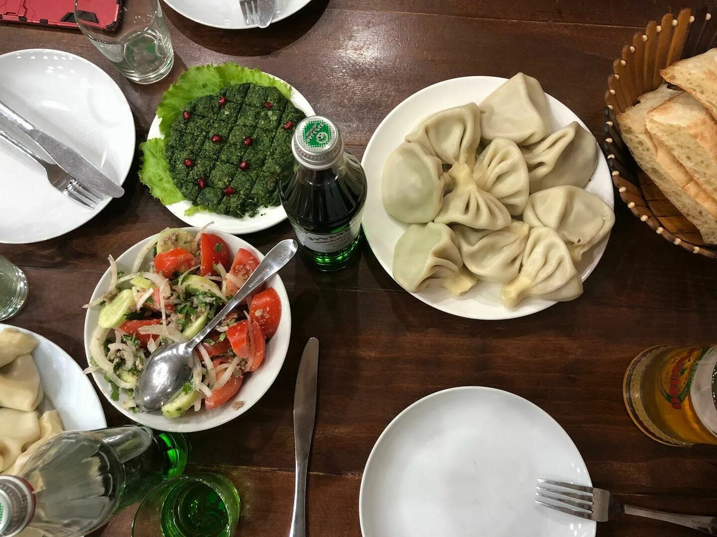 Грузия Тбилиси еда. Еда в Грузии в кафе. Грузия Италия ресторан.