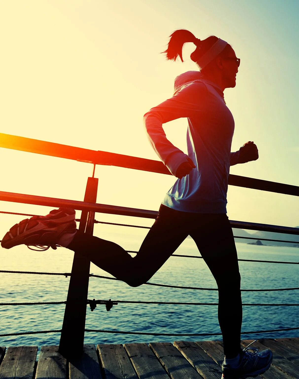 Тренируйся здесь. Физическая активность и здоровье. Хобби для девушек. Активность картинки. Физическая активность картинки.