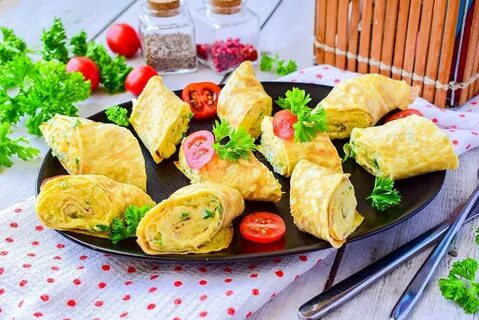 Яичные рулетики с начинкой рецепт