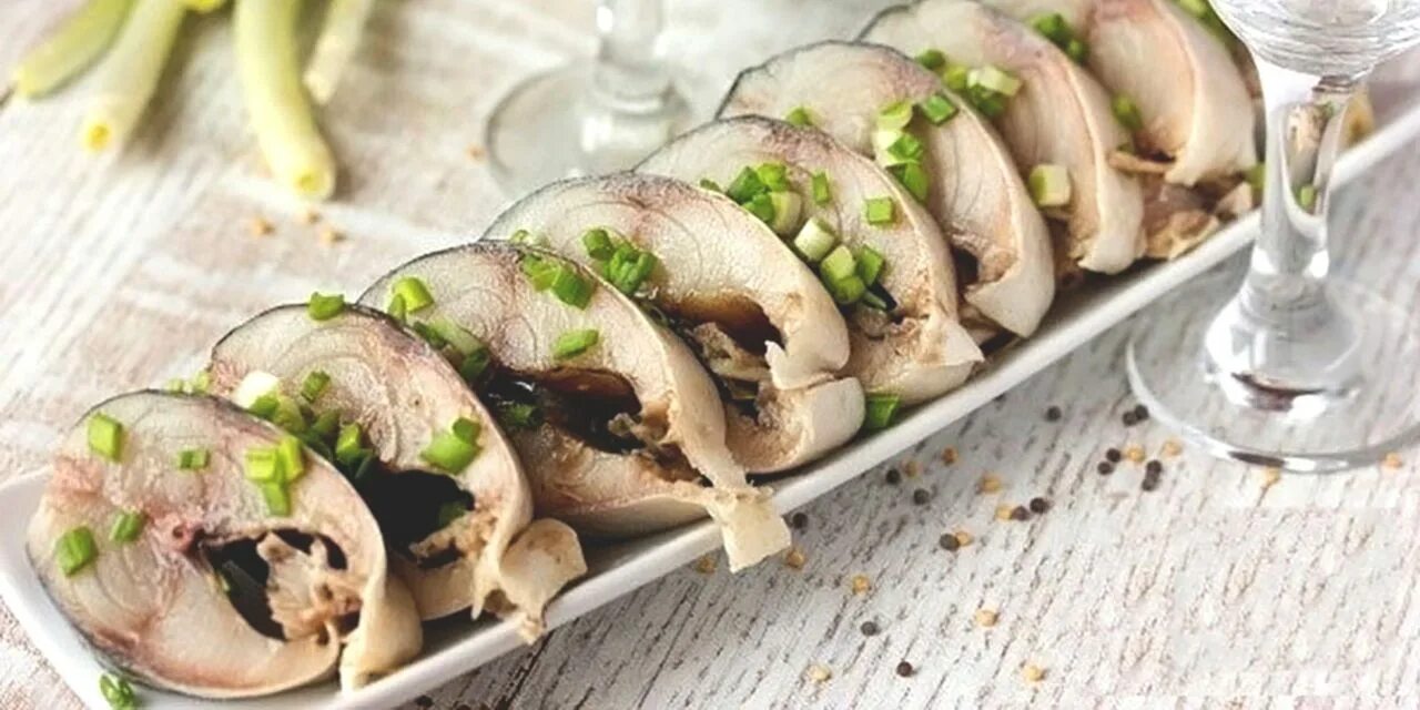 Скумбрия маринованные быстро. Скумбрия рецепты пахирко. приготовленный макрель в городе вито́рия-гасте́йс.