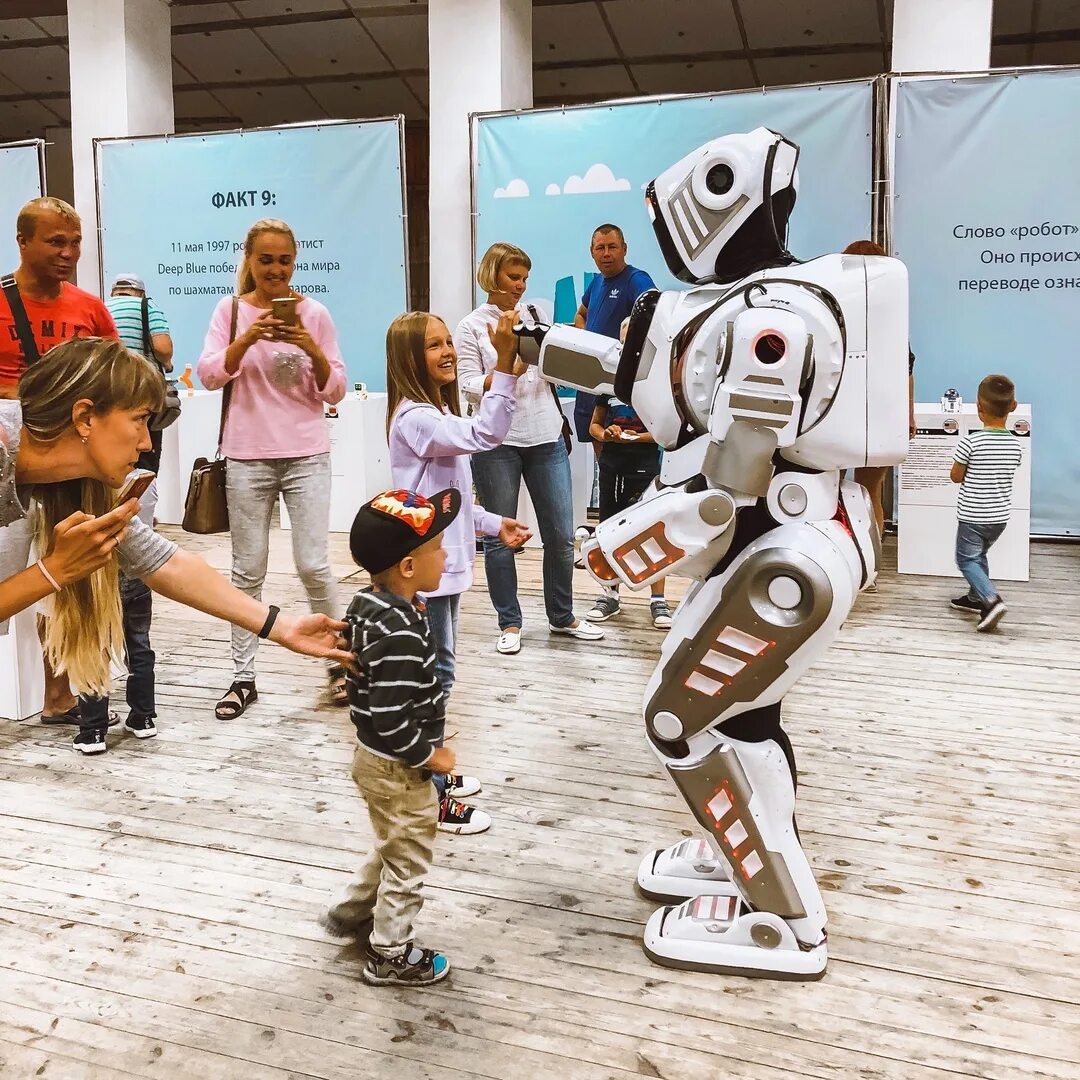 Где проходит выставка роботов. Где проходит выставка роботов. Выставка роботов. Выставка роботов в черкесске. Планета роботов выставка.