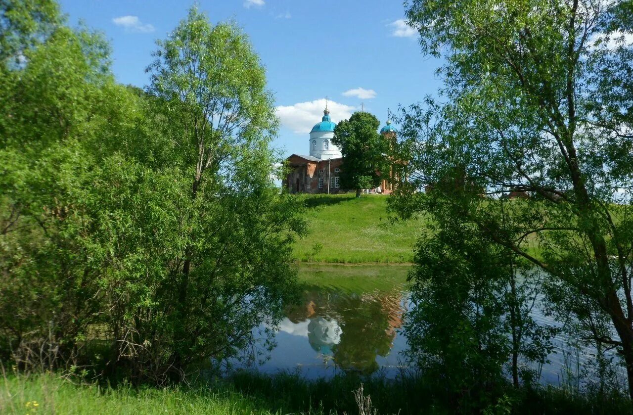 Люблю озера синие. Гляжу в озера синие. Голубая Русь. Озера синие Церковь. Гляжу в озера синие картинки.