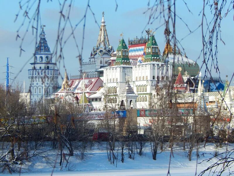 Усадьба Измайлово зимой. Усадьба Измайлово Кремль. Измайловский парк Москва зима. Измайловский парк зимой и Кремль. Evopark измайлово