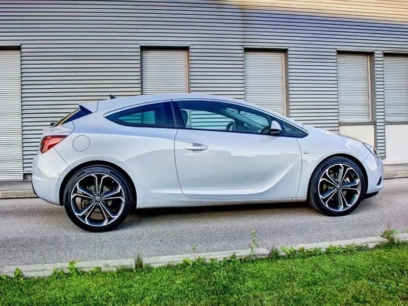Диски на opel astra gtc. Opel astra j gtc. opel astra gtc sport. opel astra gtc 2012. колеса для opel astra j gtc.