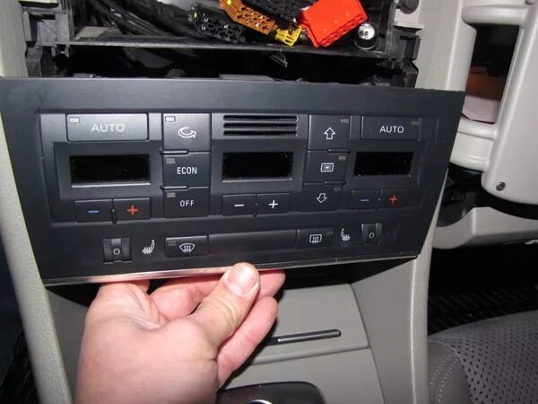 Как снять магнитолу ауди Снятие магнитолы подручными средствами Audi A6 Avant (C5), 2,5 л, 2004 года по