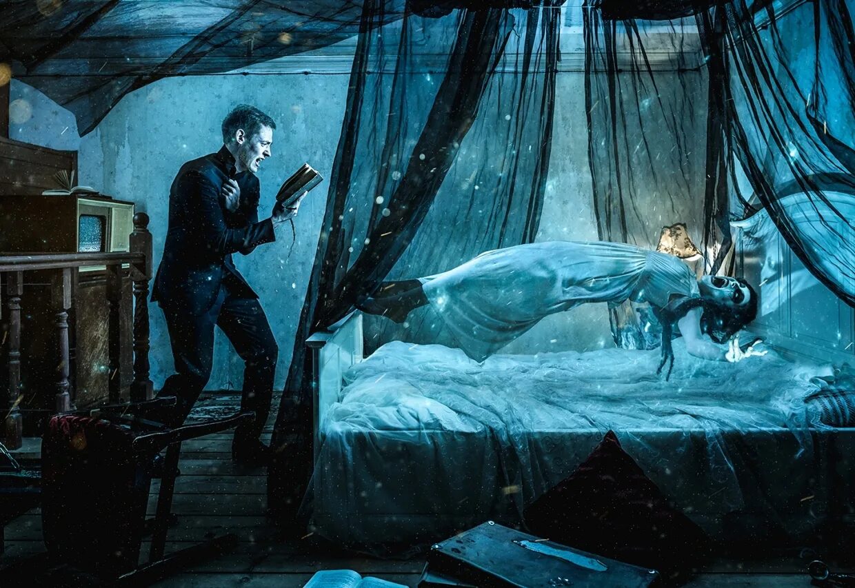 Квест одержимость набережные челны. Одержимость клаустрофобия. Квест дом одержимой москва. Квест одержимость ярославль. Одержимость клаустрофобия.