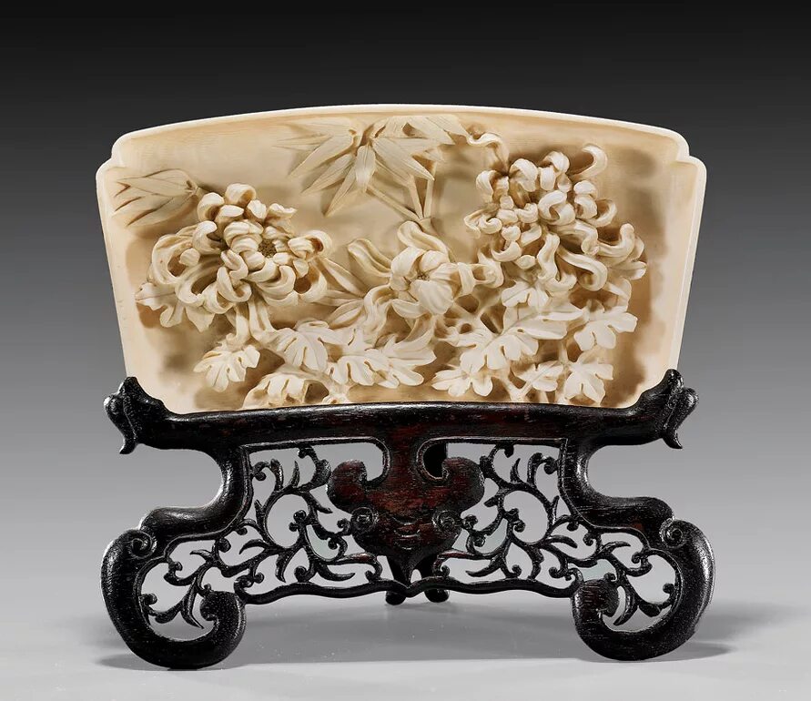 Ирландский фарфор belleek. Промыслы русского севера - холмогорская резьба по кости. Холмогорская резная кость. Холмогорская резьба кости цветы. Холмогорская резьба по кости.