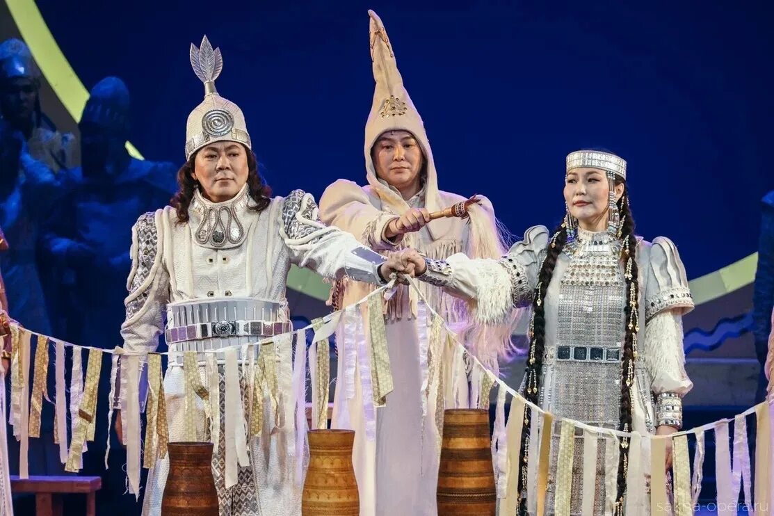 Театр музыкальный в якутске. Саха опера балет театр. Саха опера театра. К. Театр оперы и балета якутск.