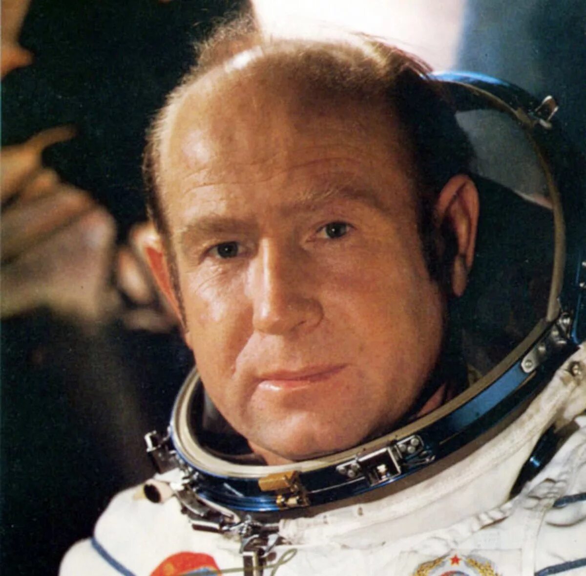 Первый человек, вышедший в космос, алексей леонов, восход−2. Леонов выход в открытый космос дата. Светлана савицкая первый полет. Первые космонавты леонов. 05.