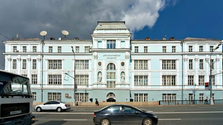 Дипломатическая академия при мид рф. Дипломатическая академия мид здание. Дипломатическая академия мид россии. Дипломатическая академия министерства иностранных дел лого. Дипломатическая академия мид россии логотип.
