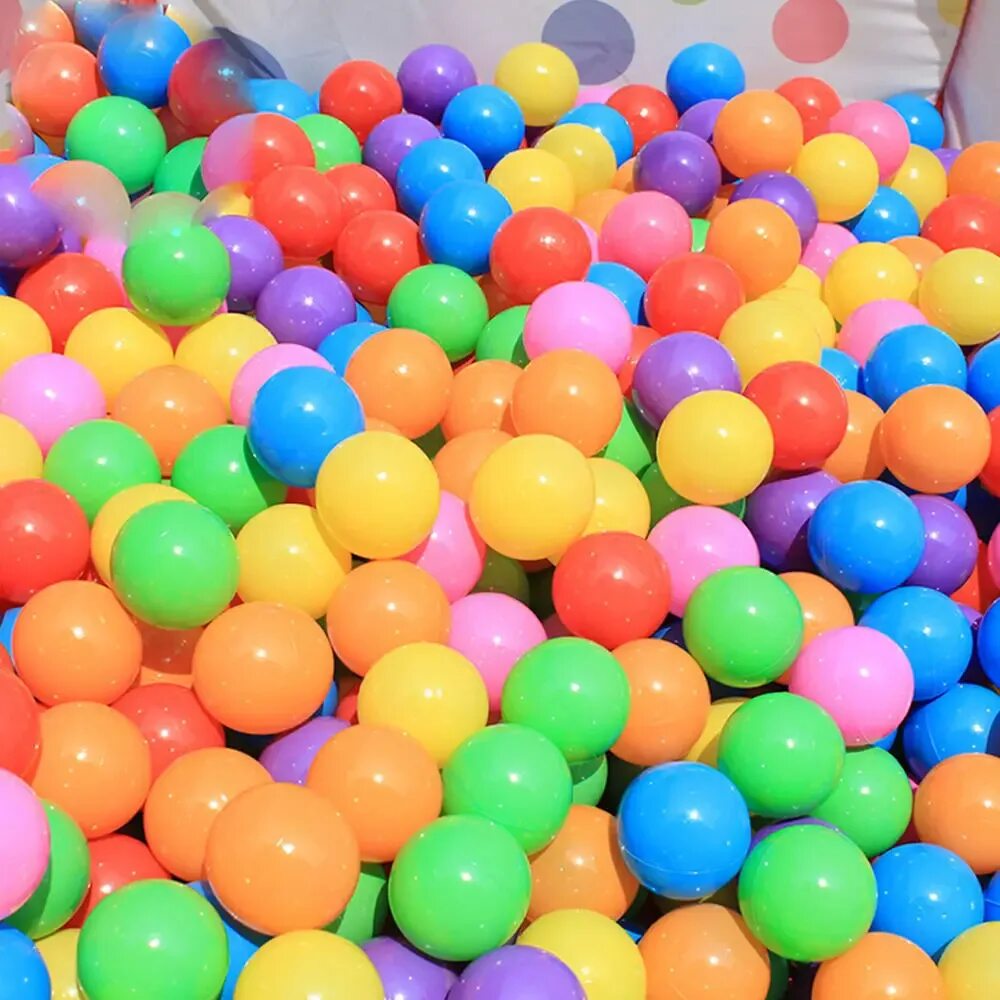 Цветной шар. Цветные шары. Цветные шары пластиковые. Цветные пластиковые шарики. Маленькие разноцветные шарики.