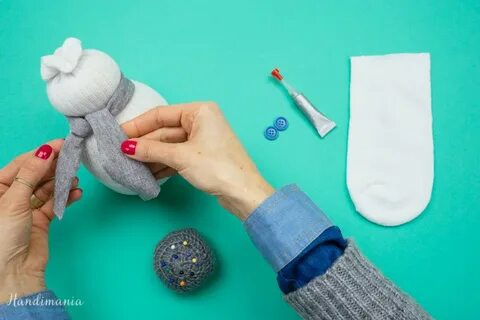 Снеговик из носка пошагово