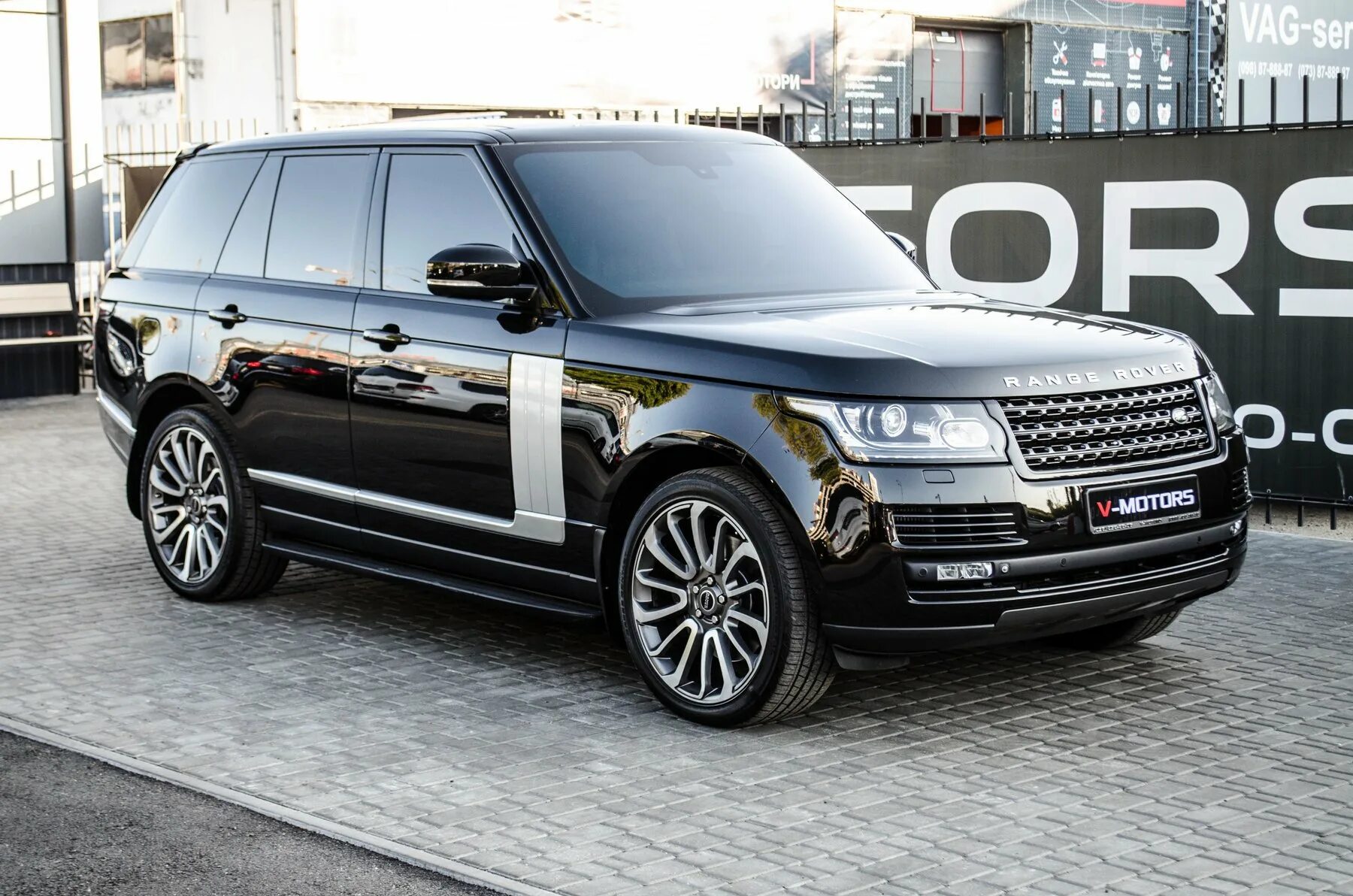 Range rover vogue 4. Рендж ровер вог. рендж ровер vogue 2025. рендж ровер вог 4.4. рендж ровер вог 2013.