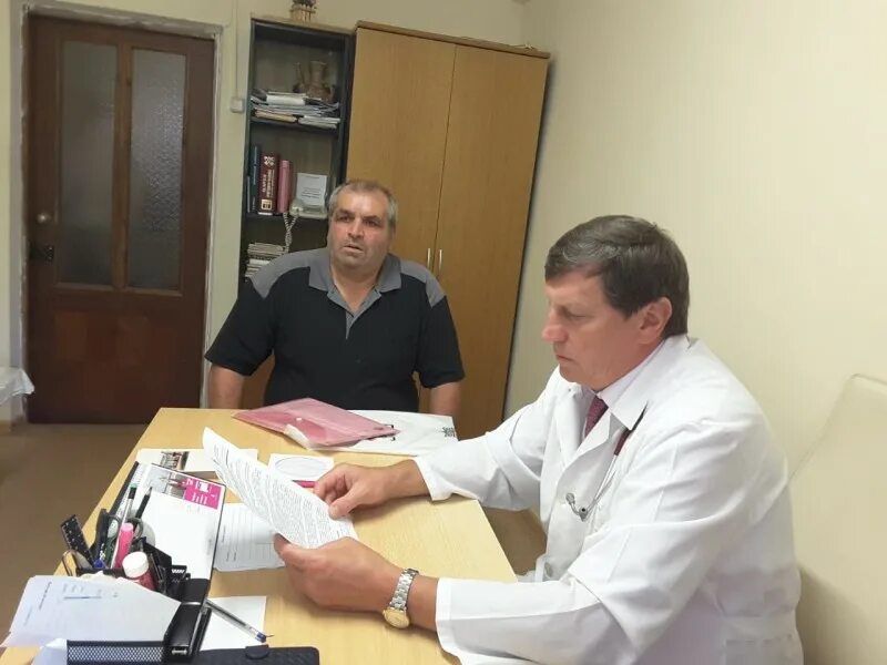 про докторов махачкала. давудов магомед глав. доктор исаев невролог махачкала. центр доктора адамова в махачкале. г каспийск центр микрохирургии.