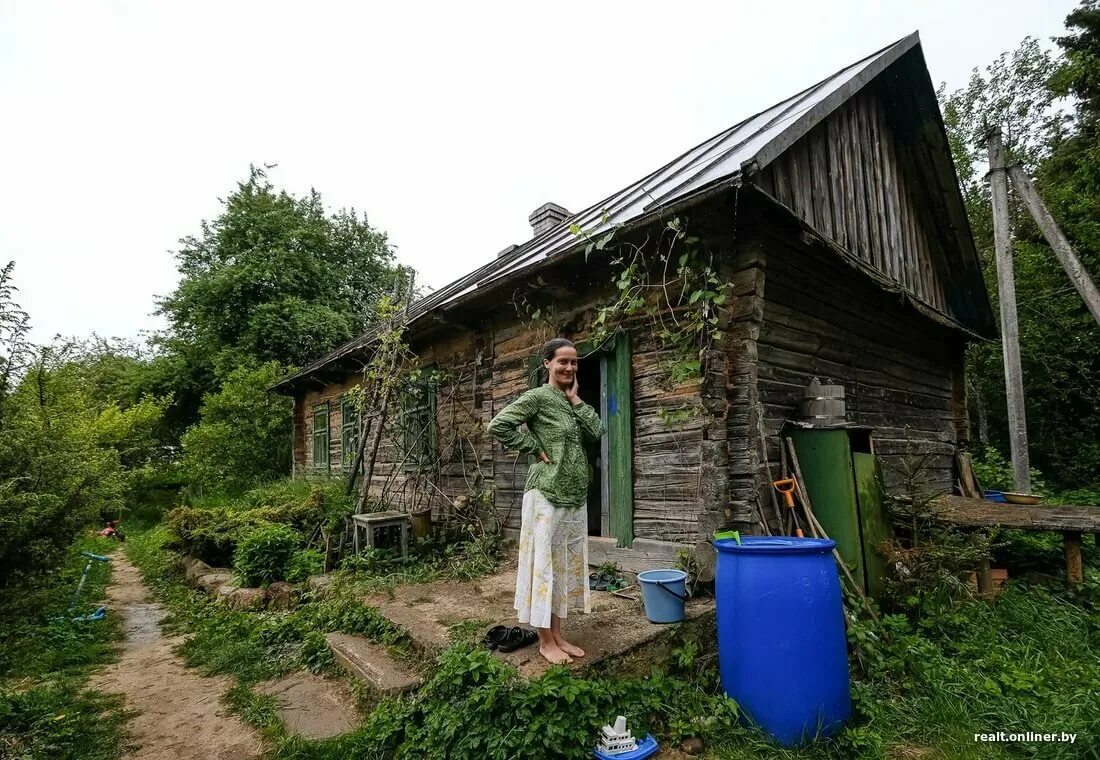 Фраза в деревню в глушь. Деревня в глуши. Деревенская глушь. Глушь поселок. Глушь России.