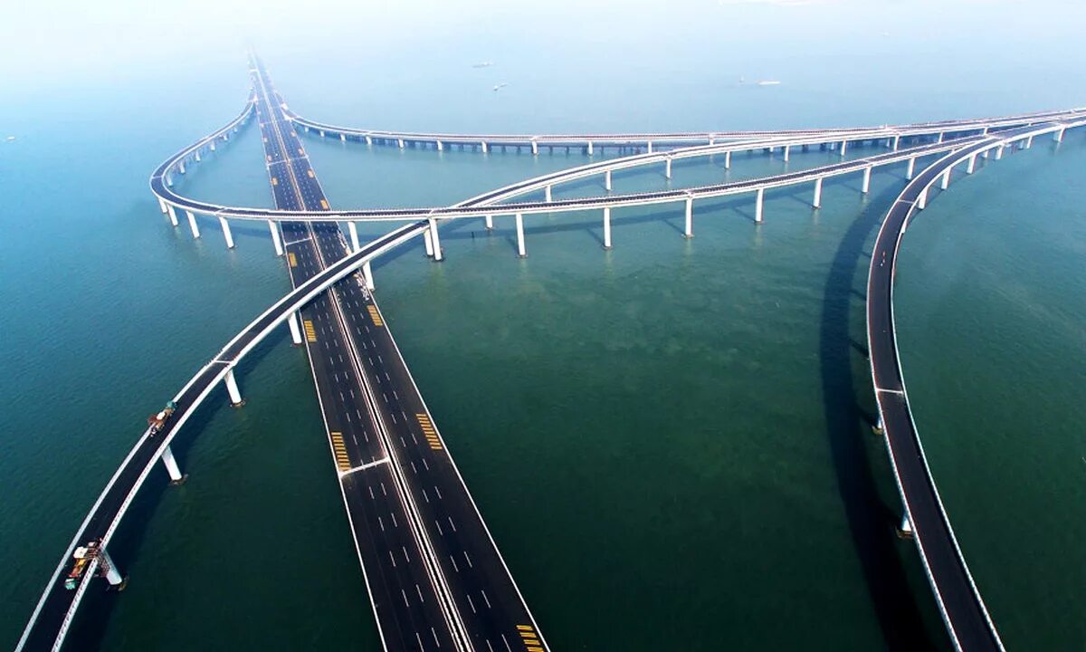 Дорога пересекает реку. Даньян-Куньшаньский виадук. Мост Даньян-Куньшаньский виадук. Самый длинный мост в мире, Китай. Даньян-Куньшаньский виадук. Самый длинный мост в мире Даньян-Куньшаньский виадук.