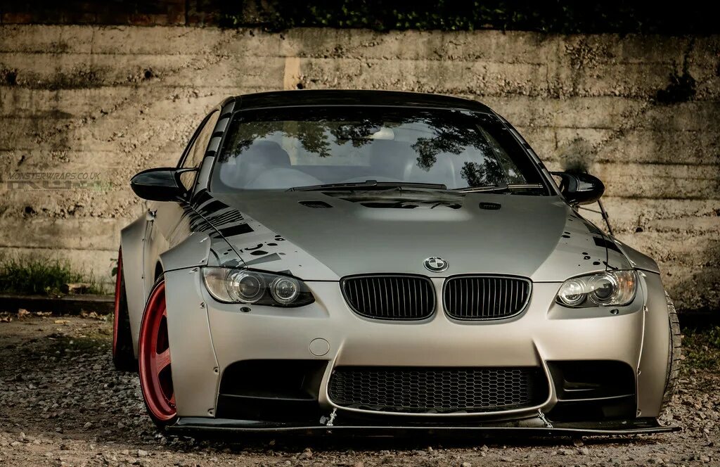 Download wallpapers F82, tuning, BMW M4, stance, red wheels, 2018 cars, supercar