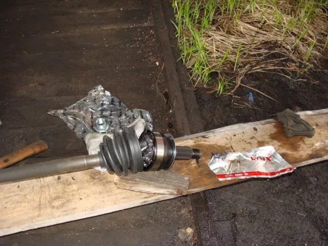 Хруст шруса при повороте уаз патриот. Внутренний шрус скрежет. Хрустит шрус. Шрус навара захрустел. Шрус при повороте.