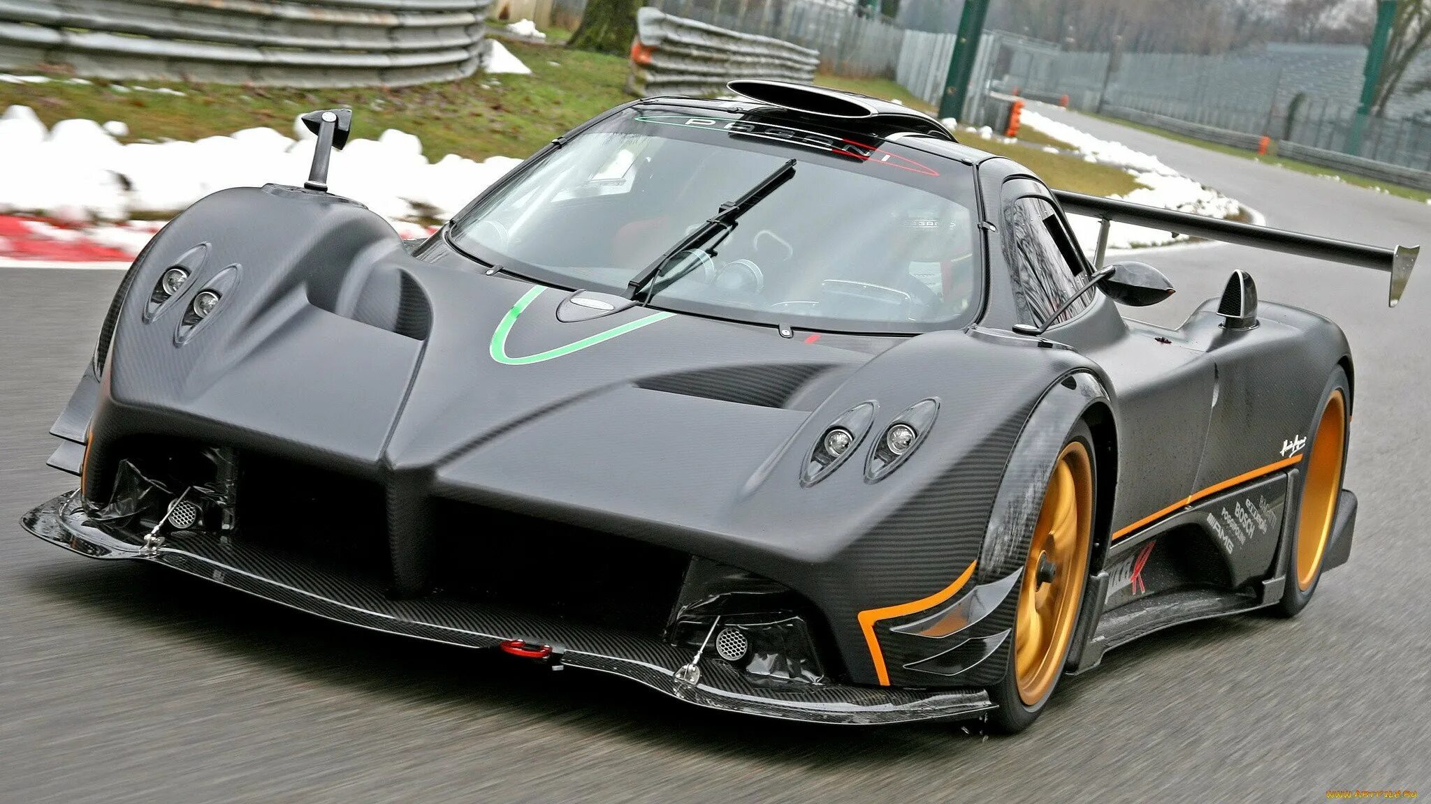 Самые крутые гоночные машины. Суперкар Pagani Zonda. Pagani Zonda r 2022. Pagani Zonda r 2009. Машина Pagani Zonda r.