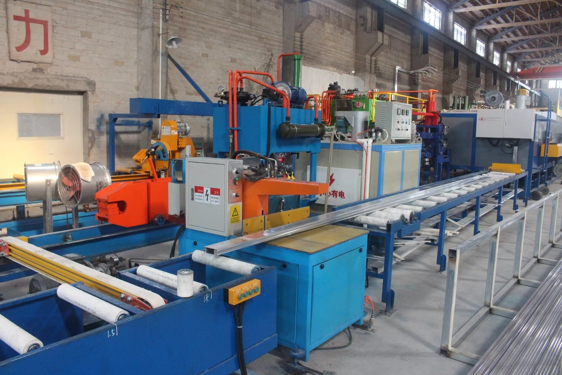 Экструдер алюминиевого профиля. Dream factory пресс. Factory press. Factory press. Фабрика печати воронеж.