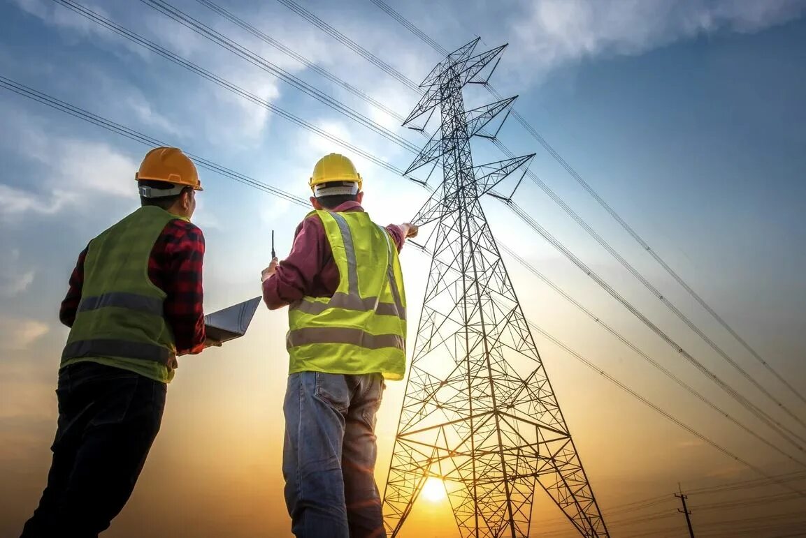 Россетти сибирь алтайэнерго. Стать энергетиком. Электроэнергетика и электротехника. Рунический став энергия. Энергетик профессия описание.