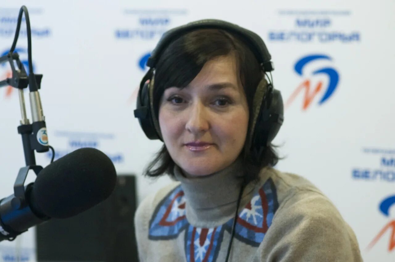 Радио мир новости сегодня. Радио мир Белогорья Катерина Никитина. Ведущая мир Белогорья.
