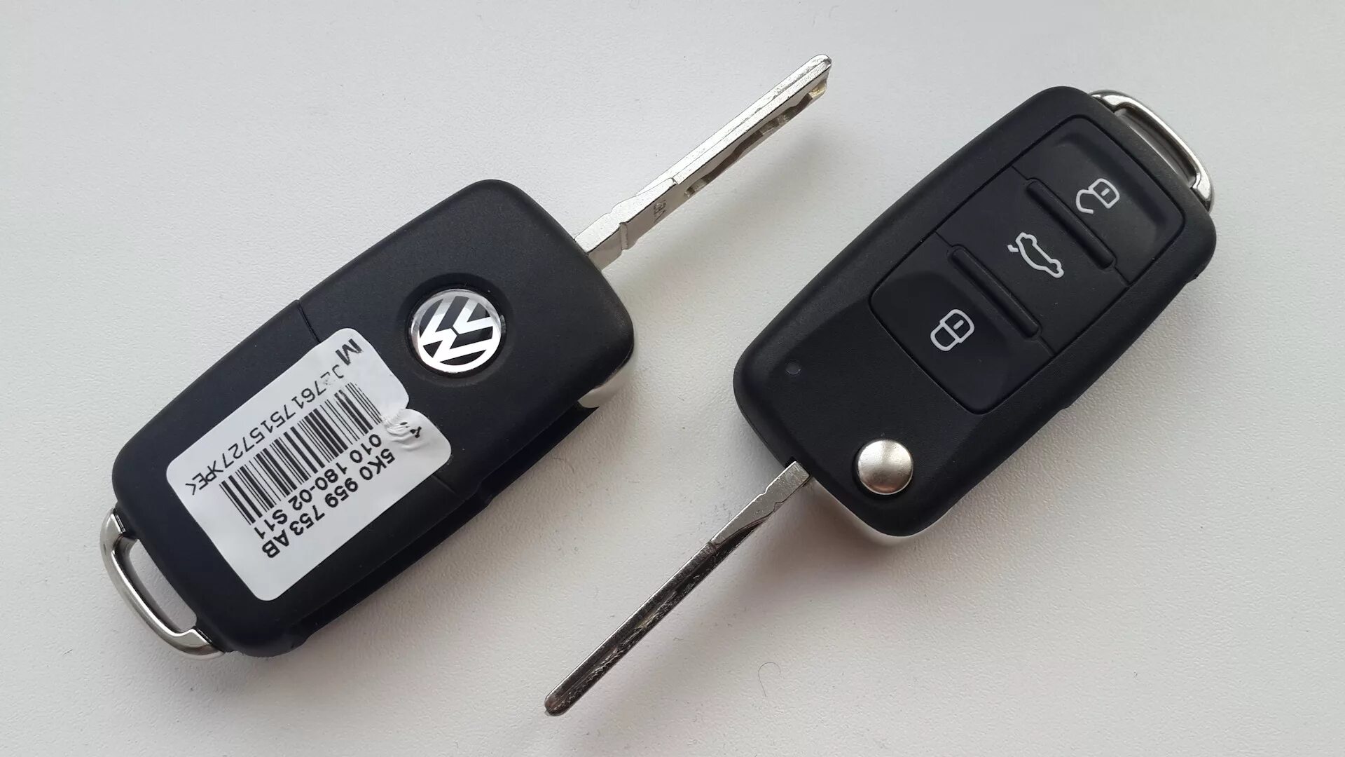Ключи volkswagen polo. Ключи зажигания Фольксваген б5. VW Passat b6 ключ. Выкидной ключ для Фольксваген 4. Ключ Volkswagen Passat b5.