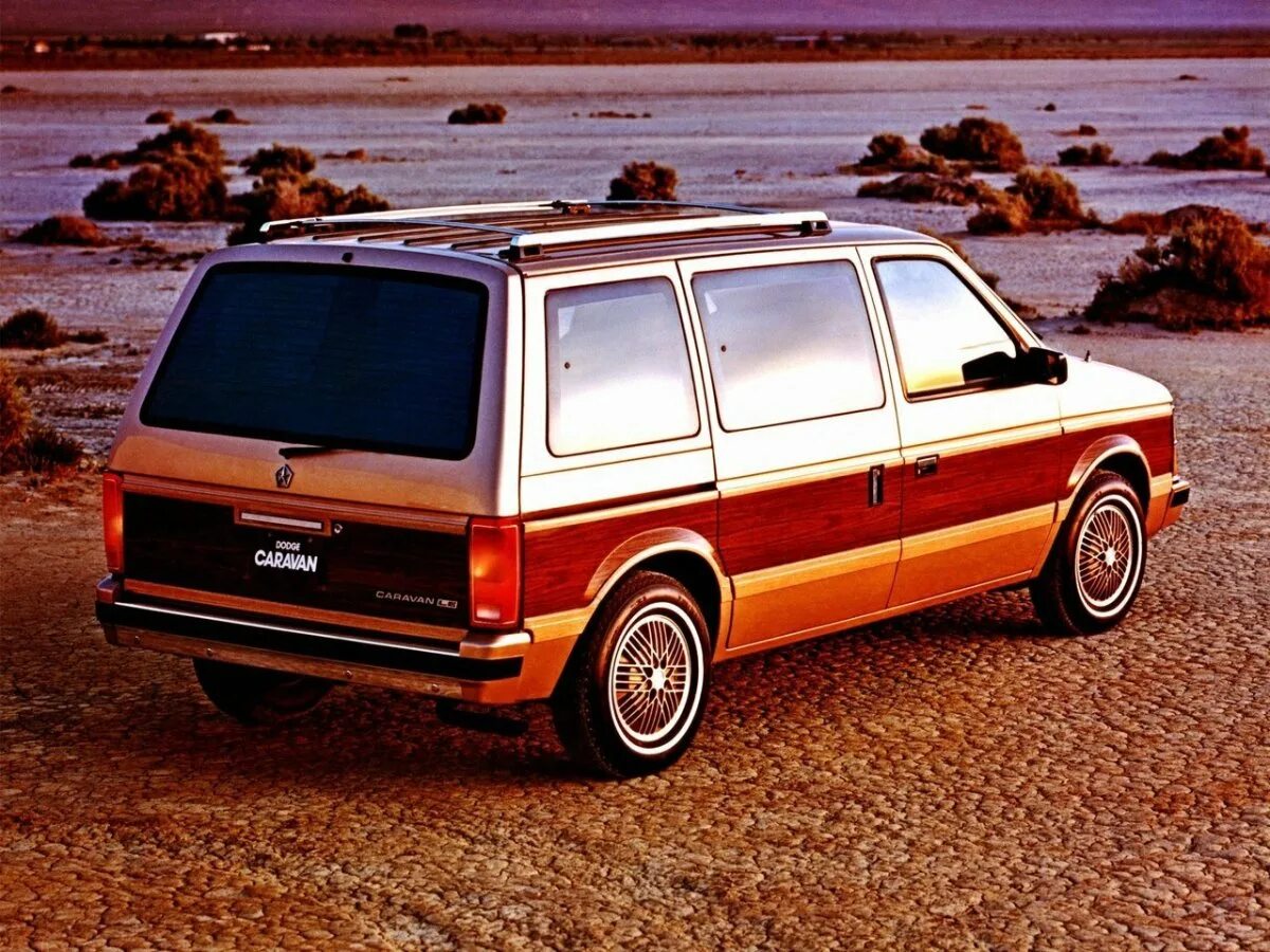 Караван бел. Dodge Caravan 1984-1990. Додж Караван 1. Dodge Caravan 1984. Chrysler Caravan 1990.