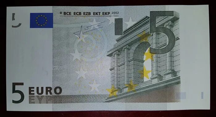 5 Евро. Старые 5 евро. Как выглядит 5 евро. 5 Евро нового образца.