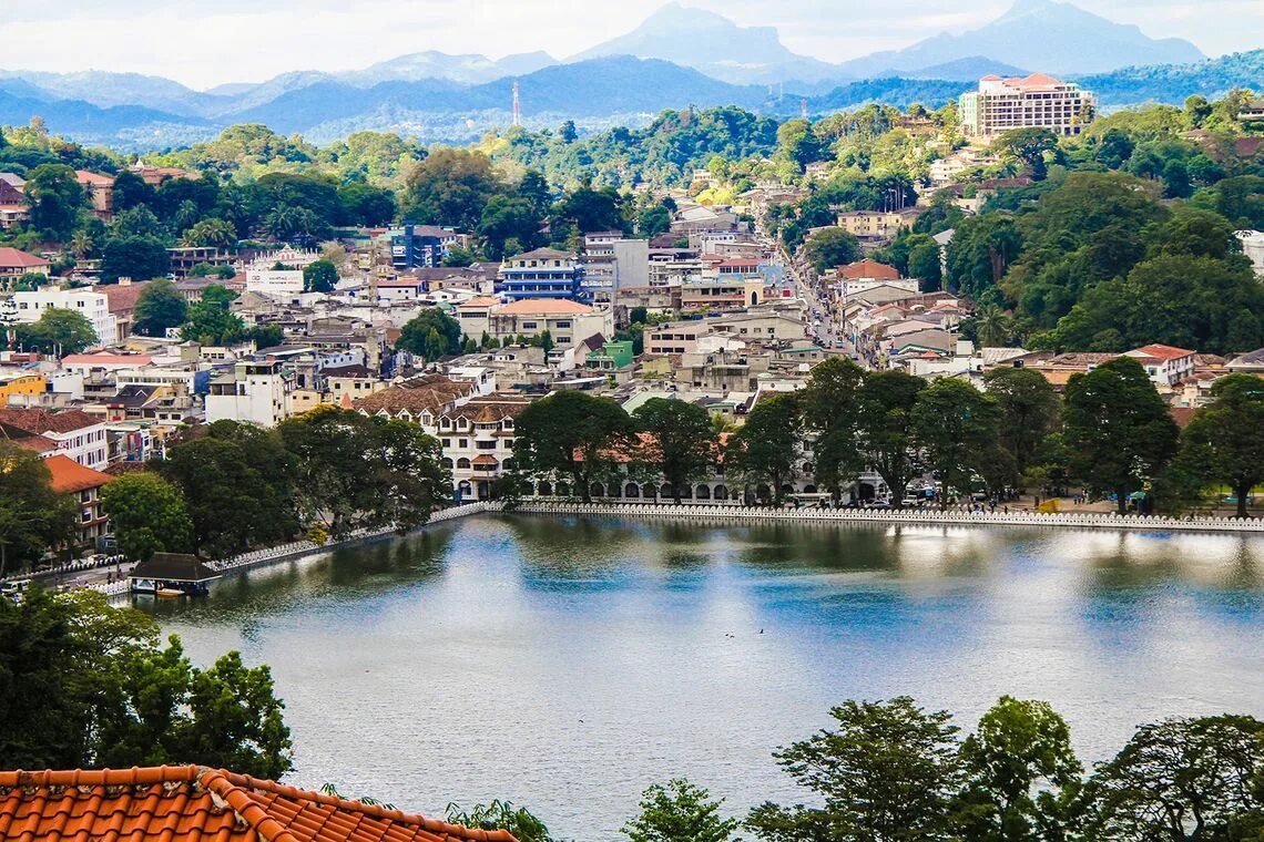 Г канди. Город Канди Шри-Ланка. Kandy Шри Ланка. Королевский дворец Канди. Канди Шри Ланка достопримечательности.