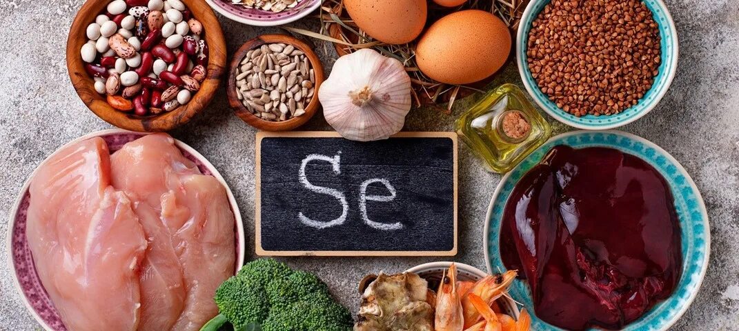 Сдать селен. Селен в продуктах. Селен микроэлемент. Витамин селен в продуктах. Сера в еде.