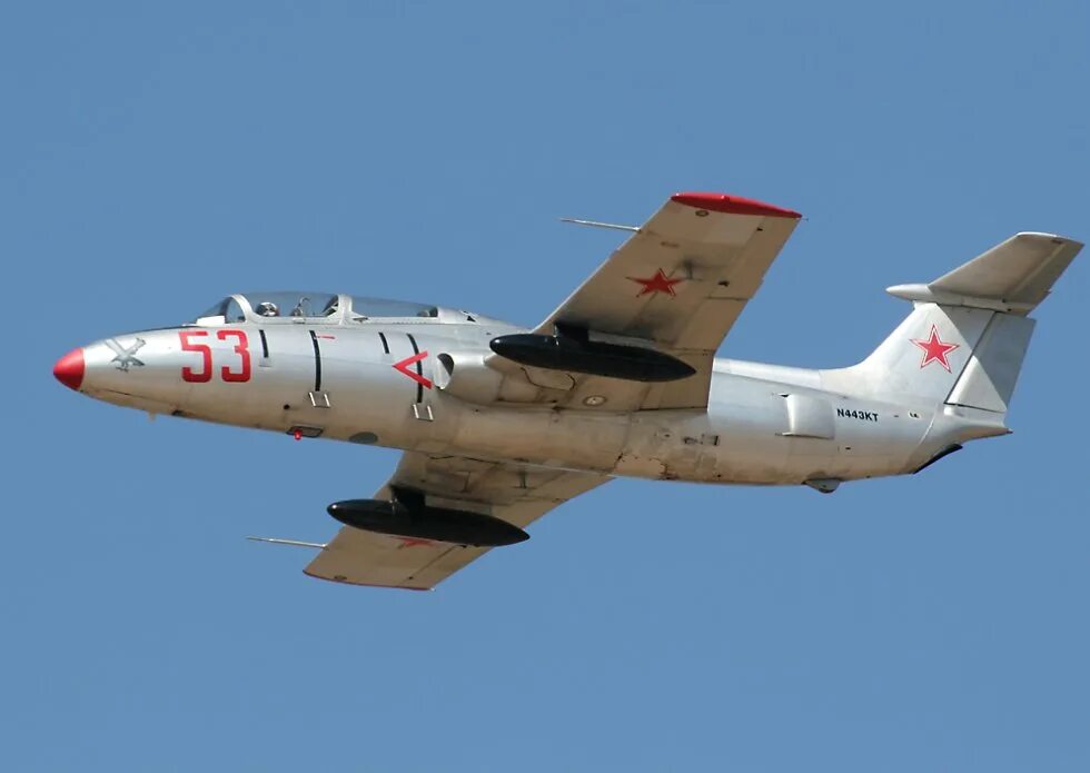 Самолет aero l-29 delfin. Миг-29смт 9-19. Спо л-150 пастель. Приборная панель су 27. Л 150 32.